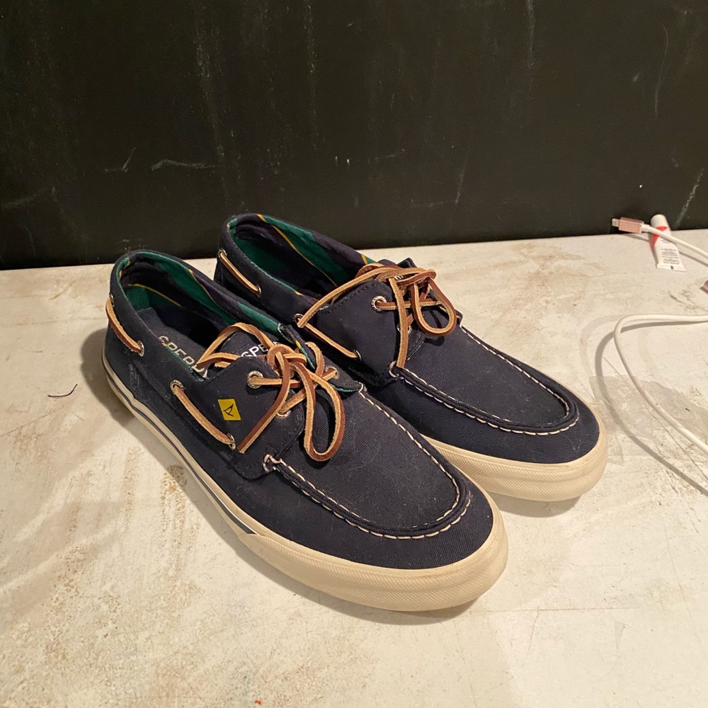 SPERRY BOAT SHOES